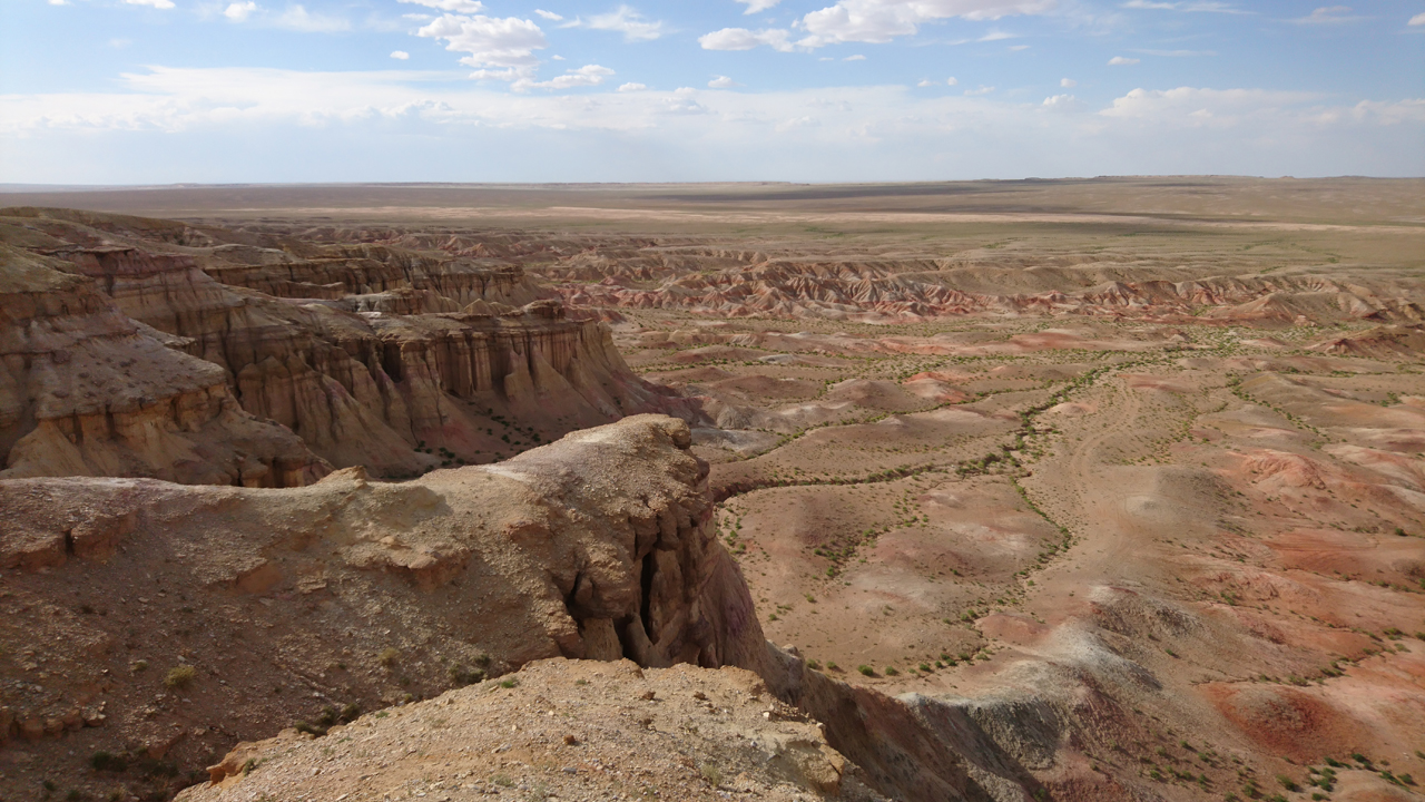 Gobi Desert Tour – Tsagaan Suvarga (White Stupa)