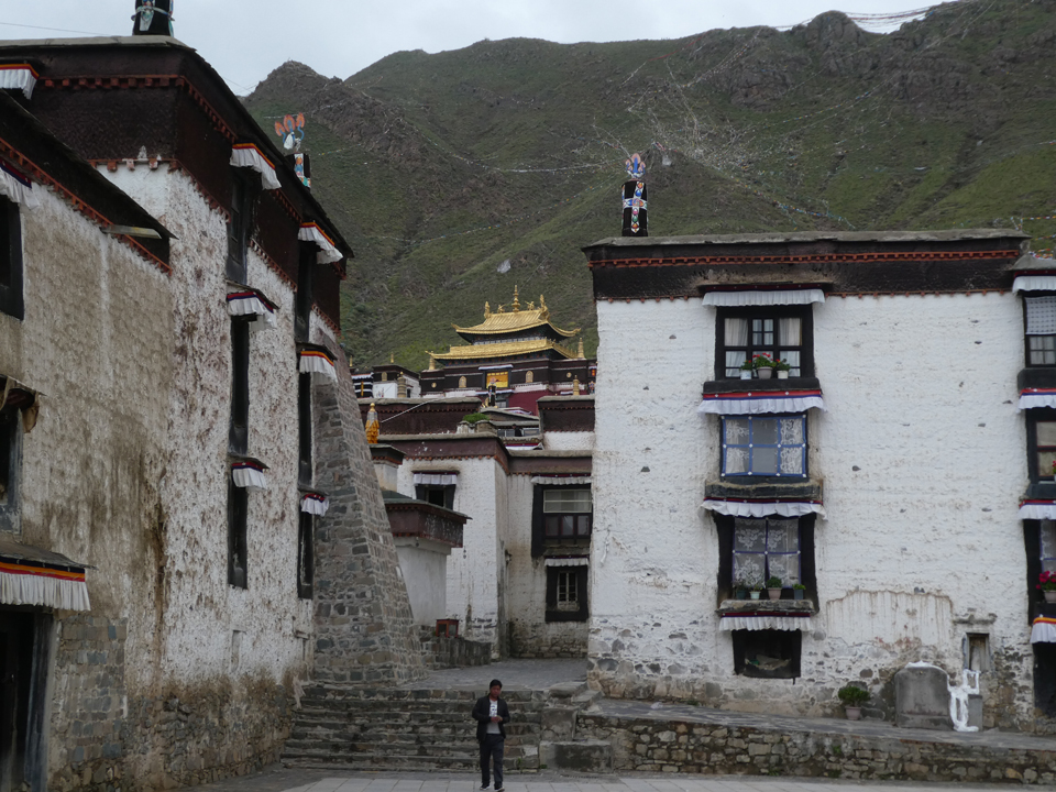 Tibet – Tashi Lhunpo Monastery and drive back to Lhasa