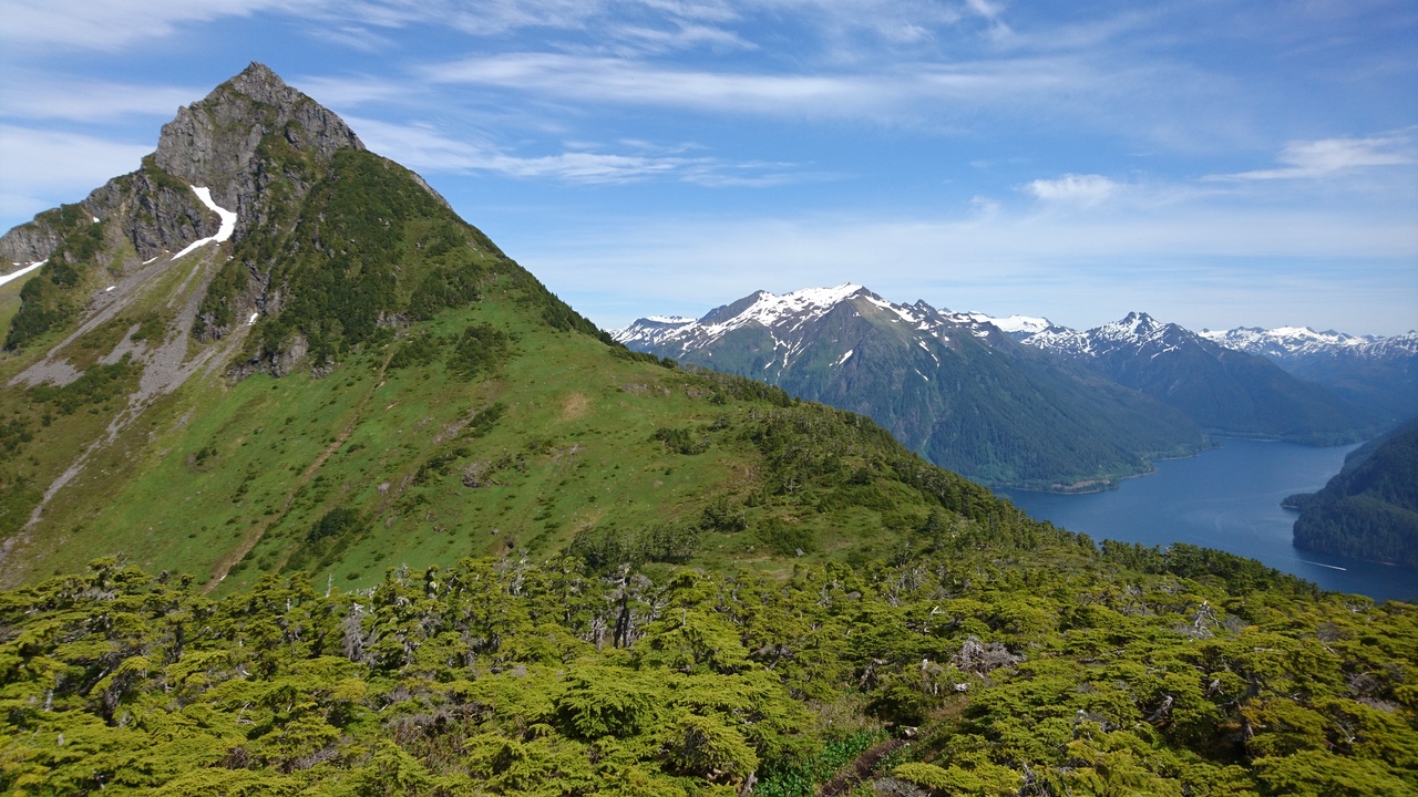 Climbing Mt. Vestovia and Arrowhead